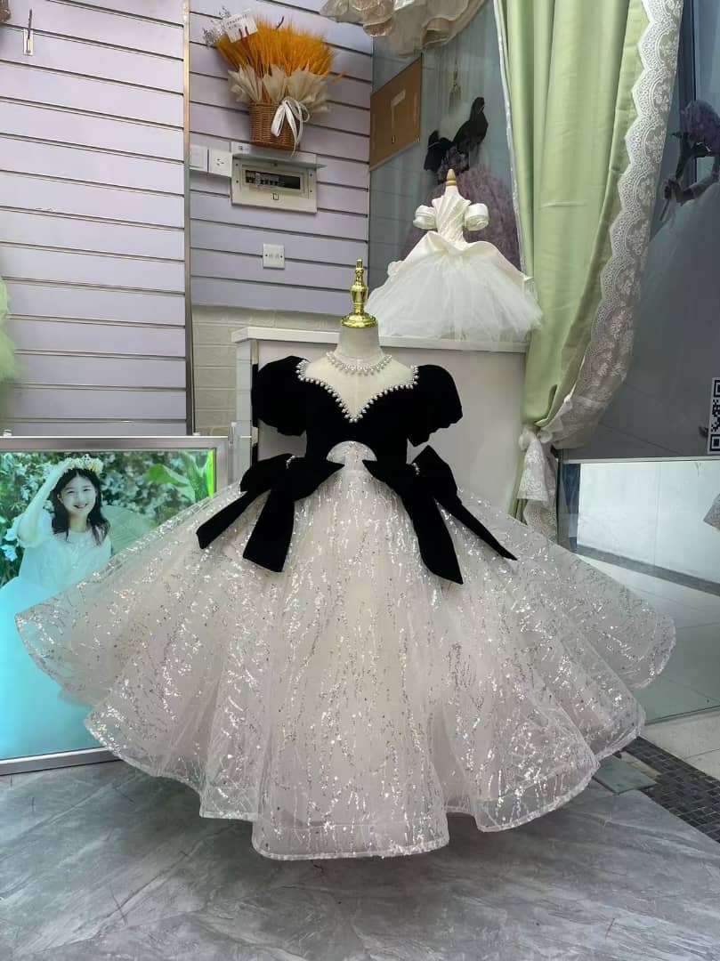 Girl's party dress