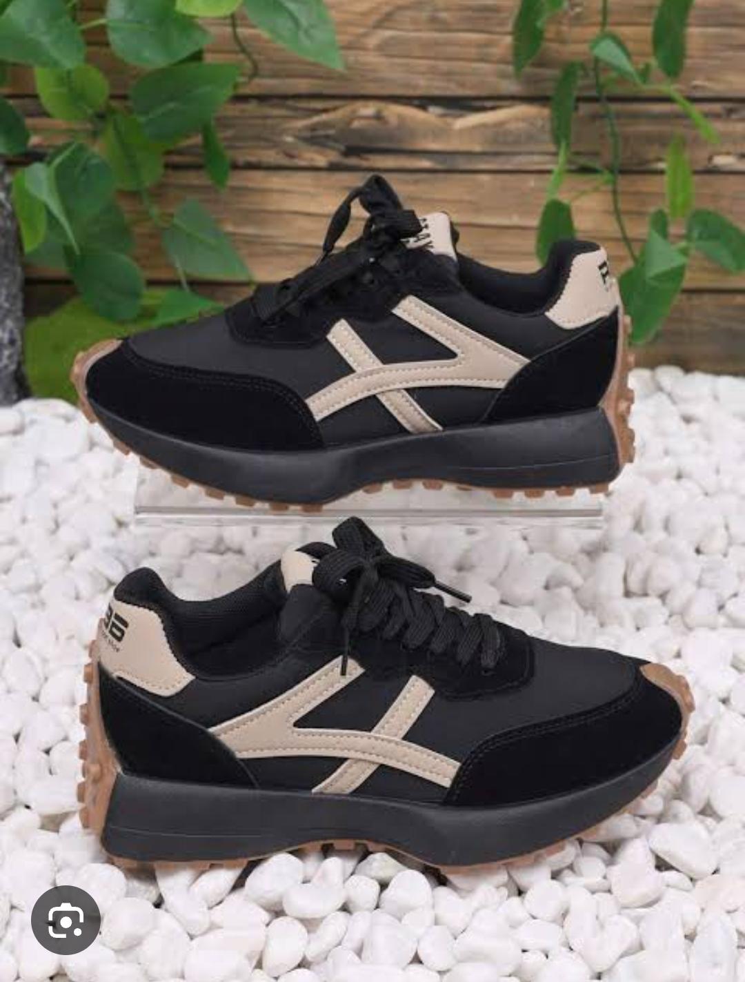 unisex classy sneakers