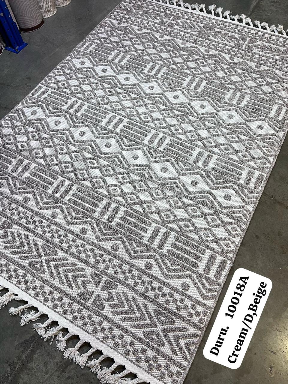CENTER CARPET