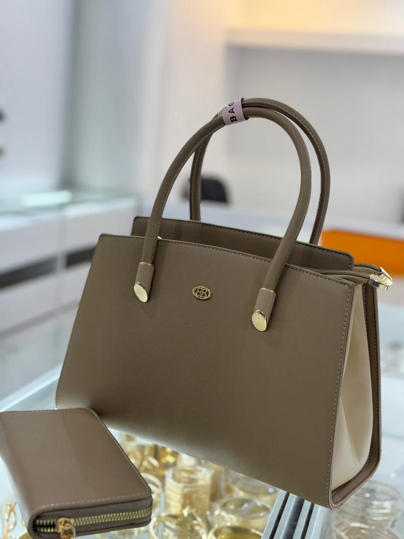 ladies classy handbag